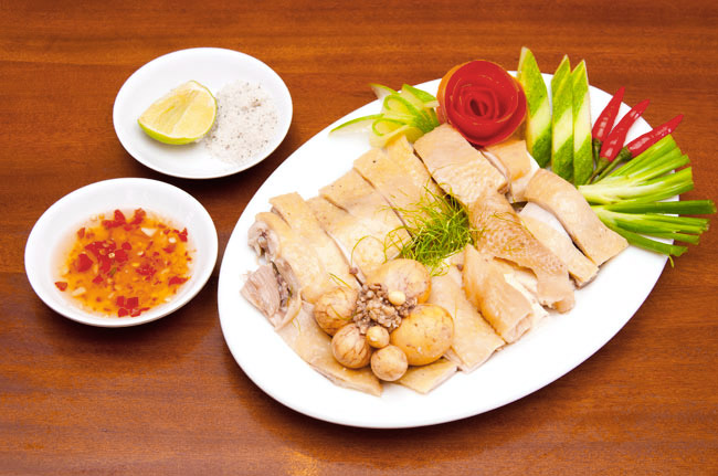 ga luoc ngon cham tieu chanh