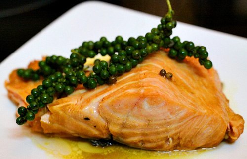 mon-an-cuc-ngon-khi-che-bien-cung-hat-tieu-xanh